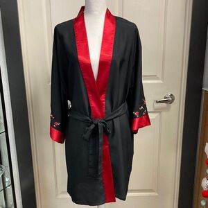 Vintage Delicates Red and Black Satin Robe size Large EUC
